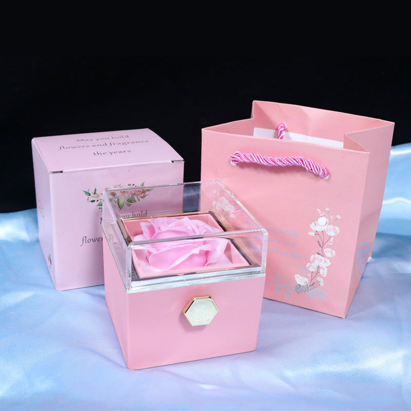 Ewige Rose in der Box - mit gravierter Halskette & echter Rose