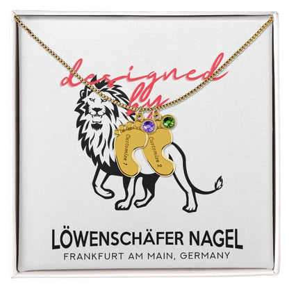 Eingravierte Babyfüße mit Geburtsstein-Amulett